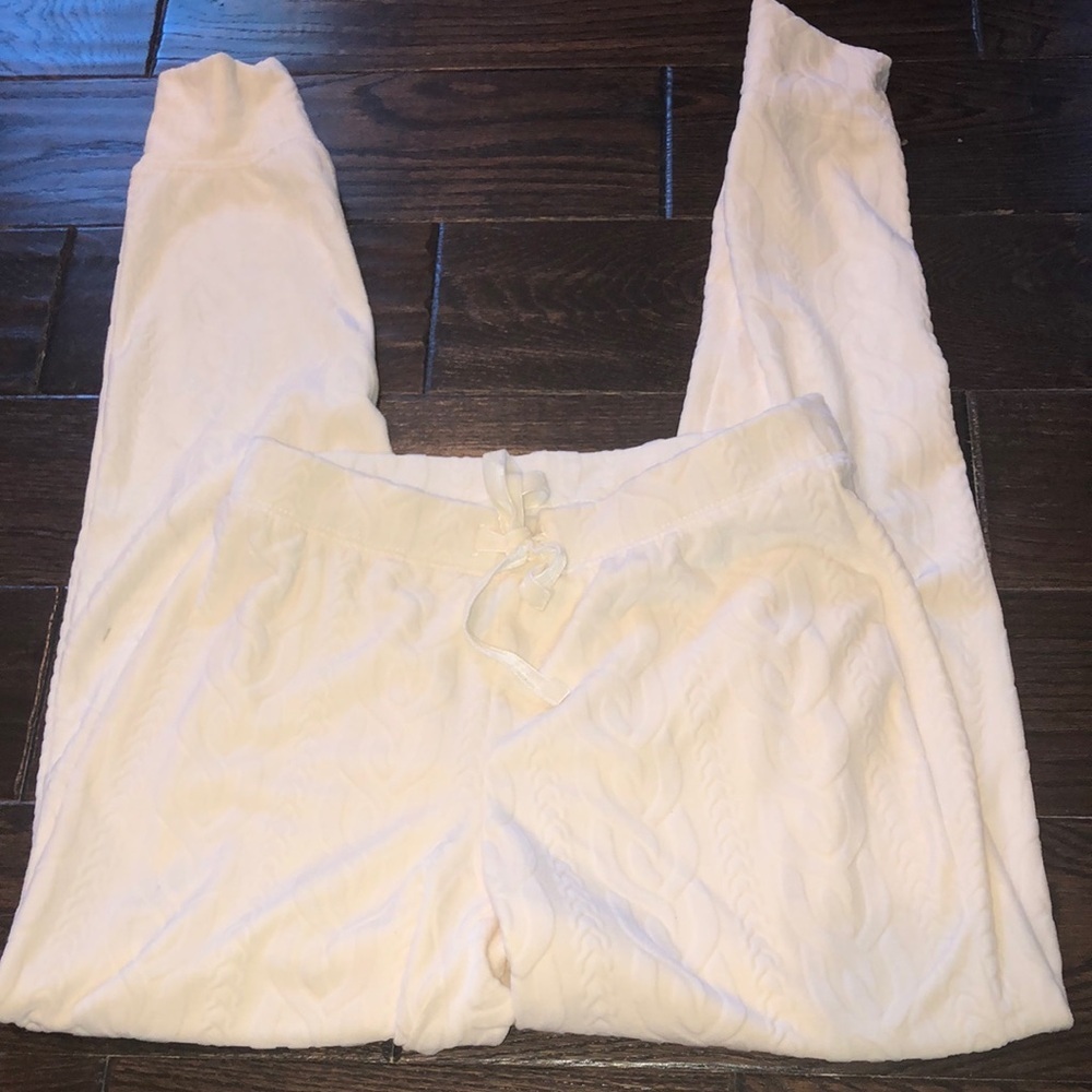 Cupcakes and cashmere ivory color cozy joggers size xsmall
